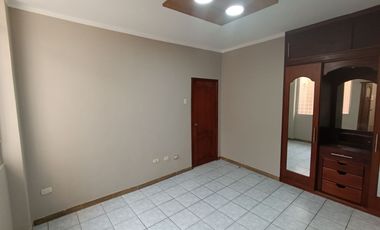 SE VENDE CASA EN LA CIUDADELA ABDON CALDERON