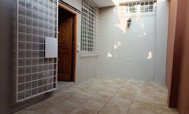 SE VENDE CASA EN LA CIUDADELA ABDON CALDERON