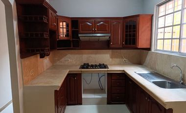 SE VENDE CASA EN LA CIUDADELA ABDON CALDERON