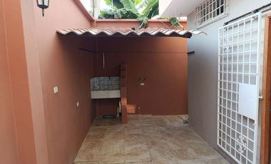 SE VENDE CASA EN LA CIUDADELA ABDON CALDERON