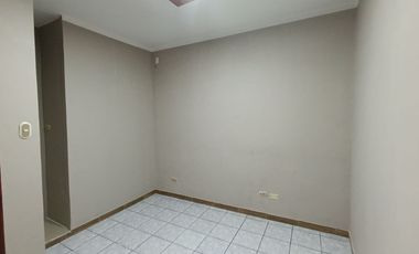 SE VENDE CASA EN LA CIUDADELA ABDON CALDERON