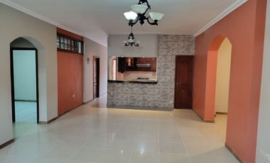SE VENDE CASA EN LA CIUDADELA ABDON CALDERON