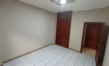 SE VENDE CASA EN LA CIUDADELA ABDON CALDERON