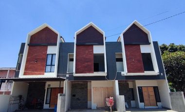 Rumah CLUSTER SIAP HUNI Dekat Palem Kartika & Tol Bambu Apus Jakarta Timur