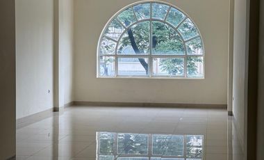 Disewakan Ruko Food City Green Lake City Unit Langka Jarang ada siap pakai View Danau