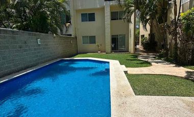 RENTO ESTUDIO ECONÓMICO POR AV BONAMPAK CASI AL FRENTE DE PUERTO CANCÚN
