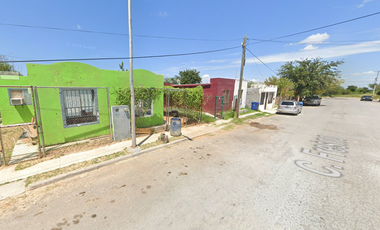Casa de Recuperación Bancaria en FRESNO NUM.-432, FRAC. VALLE ELIZONDO, NUEVO LAREDO TAMPAULIPAS  ✨🏡