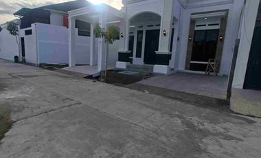 RUMAH READY DENGAN TANAH YG LUAS CLUSTER DEKAT KAMPUS UNAND