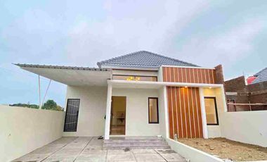 Rumah mewah harga murah di perumahan dekat semanggi pasar Kliwon