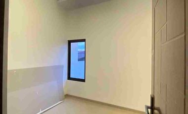 Rumah mewah harga murah di perumahan dekat semanggi pasar Kliwon