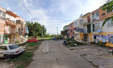 Casa de Recuperación Bancaria en  CERRADA LAGUNA MADRE NUM.-208 C, FRAC. LAGUNA FLORIDA, ALTAMIRA TAMAULIPAS ✨🏡