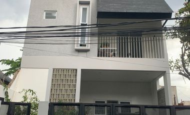 Rumah Mewah 2 Lantai Di Cirendeu Tangsel Dekat Toll dan MRT Lebak Bulus