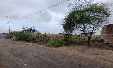 Se vende terreno esquinero en  Nuevo Amanecer.