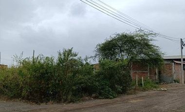 Se vende terreno esquinero en  Nuevo Amanecer.