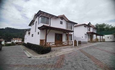 CASA ESTILO HACIENDA A ESTRENAR CON ASCENSOR, IDEAL PERSONAS TERCERA EDAD O DISCAPACIDAD