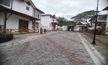 CASA ESTILO HACIENDA A ESTRENAR CON ASCENSOR, IDEAL PERSONAS TERCERA EDAD O DISCAPACIDAD