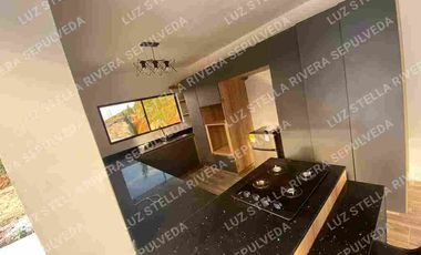 EN VENTA ESPECTACULAR MANSION. EN EL CARMEN DE VIBORAL.