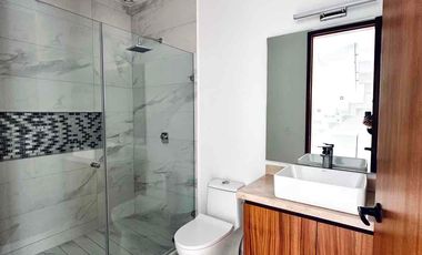 Casa nueva con roof top en Coto Savia Central