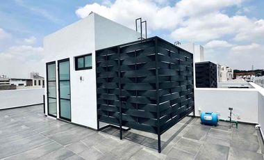 Casa nueva con roof top en Coto Savia Central