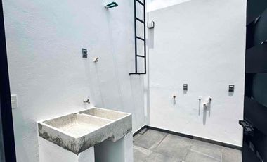 Casa nueva con roof top en Coto Savia Central