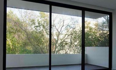 Se vende casa en lote esquinero