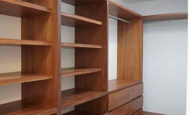 Se vende casa en lote esquinero