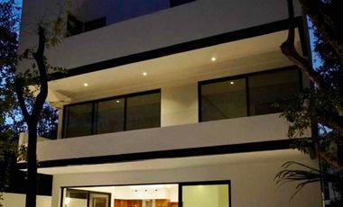 Se vende casa en lote esquinero