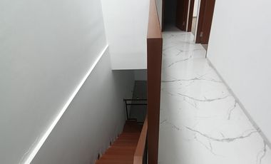 Jual Rumah MODERN desain HARGA MENARIK di Setraduta Setra duta dekat tol Pasteur Bandung