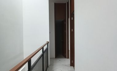 Jual Rumah MODERN desain HARGA MENARIK di Setraduta Setra duta dekat tol Pasteur Bandung