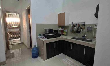 DIJUAL RUMAH DENGAN INTERIOR DAN PERABOTAN