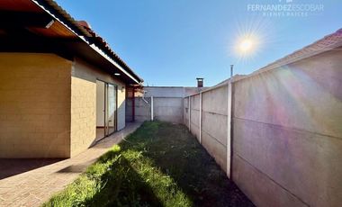 SAN ESTEBAN - VENDE CASA 3D 2B 2E COND. LOS SOLARES