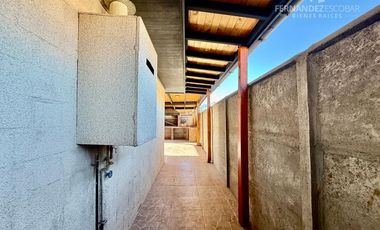 SAN ESTEBAN - VENDE CASA 3D 2B 2E COND. LOS SOLARES