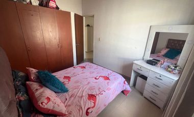 VENDO CASA AVENIDA LIBERTADORES