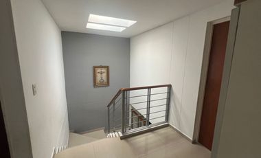 VENDO CASA AVENIDA LIBERTADORES