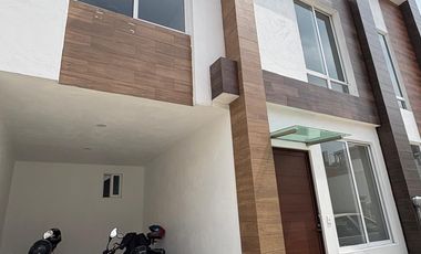 HERMOSO RESIDENCIAL EN VENTA EN FRACCIONAMIENTO VISTA MALINTZI