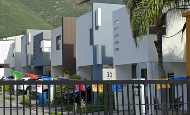 BONITA CASA A PRECIO DE REMATE EN COL. LA ESTANZUELA, MONTERREY