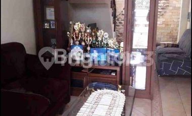 TERMURAH! Rumah 2 Lantai Srengseng, Hadap Selatan, Row 2 Mobil, Lokasi Strategis jakarta barat