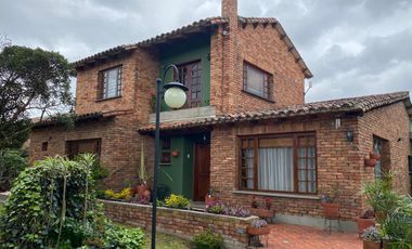VENDO ESPECTACULAR CASA CAMPESTRE CHIA CUNDINAMARCA.