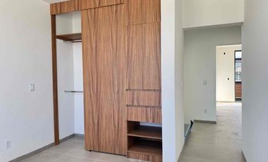 ESTRENA CASA EN ESQUINA DENTRO DEL FRACCIONAMIENTO BOSQUES DE SANTA ANITA, PREVENTA.