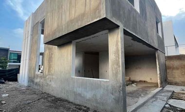 ESTRENA CASA EN ESQUINA DENTRO DEL FRACCIONAMIENTO BOSQUES DE SANTA ANITA, PREVENTA.