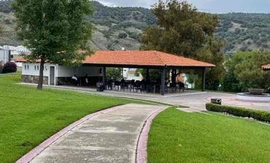 ESTRENA CASA EN ESQUINA DENTRO DEL FRACCIONAMIENTO BOSQUES DE SANTA ANITA, PREVENTA.