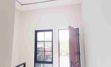 Rumah Putih 2 Lantai terbaru di jakarta timur