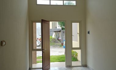 RUMAH MODERN MINIMALIS LOKASI STRATEGIS GRAHA CALATHEA SIDOARJO KOTA