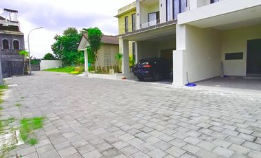 JUAL RUMAH MEWAH DALAM PERUMAHAN DEKAT WISATA KIDS FUN JOGJA