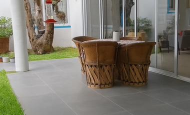 HERMOSA CASA DE UNA PLANTA EN LAS CAÑADAS DISEÑO EN L MUCHA LUZ NATURAL, HUERTA ORGANICA , SEGURIDAD Y PRIVACIDAD