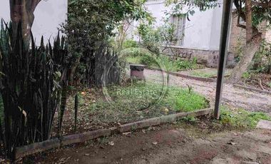 De Venta casa grande antigua en centro comercial de Ibarra