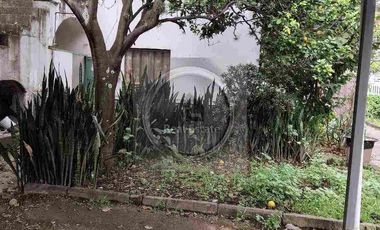 De Venta casa grande antigua en centro comercial de Ibarra