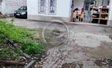 De Venta casa grande antigua en centro comercial de Ibarra