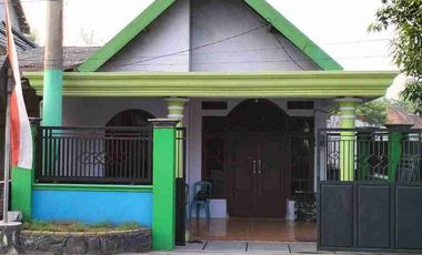 Jual murah rumah di  0 jalan raya Trowulan  Mojokerto.