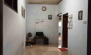 Jual murah rumah di  0 jalan raya Trowulan  Mojokerto.